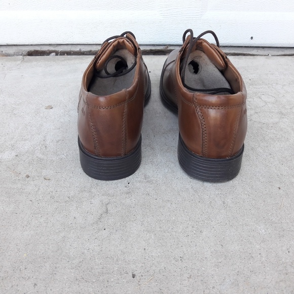 Clarks - Picture 2 of 4